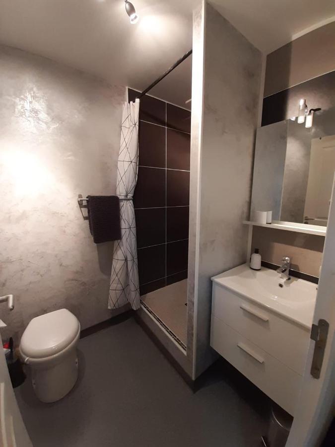 Gîte La Grange, lits fait à l'arrivée, serviettes de toilettes, piscine partagée, 25 min de Beauval, 4 km de Chenonceau Saint-Georges-sur-Cher Extérieur photo